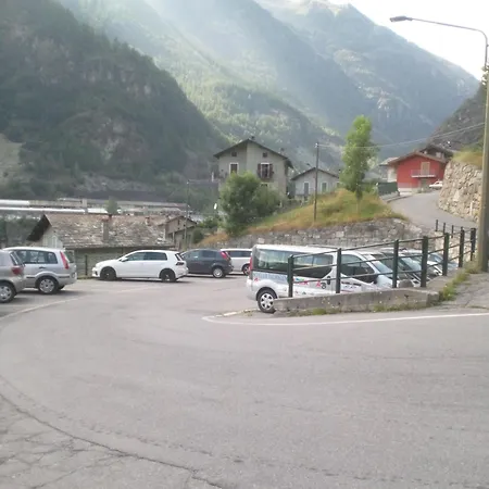 Piccola Parigi * Chiesa in Valmalenco